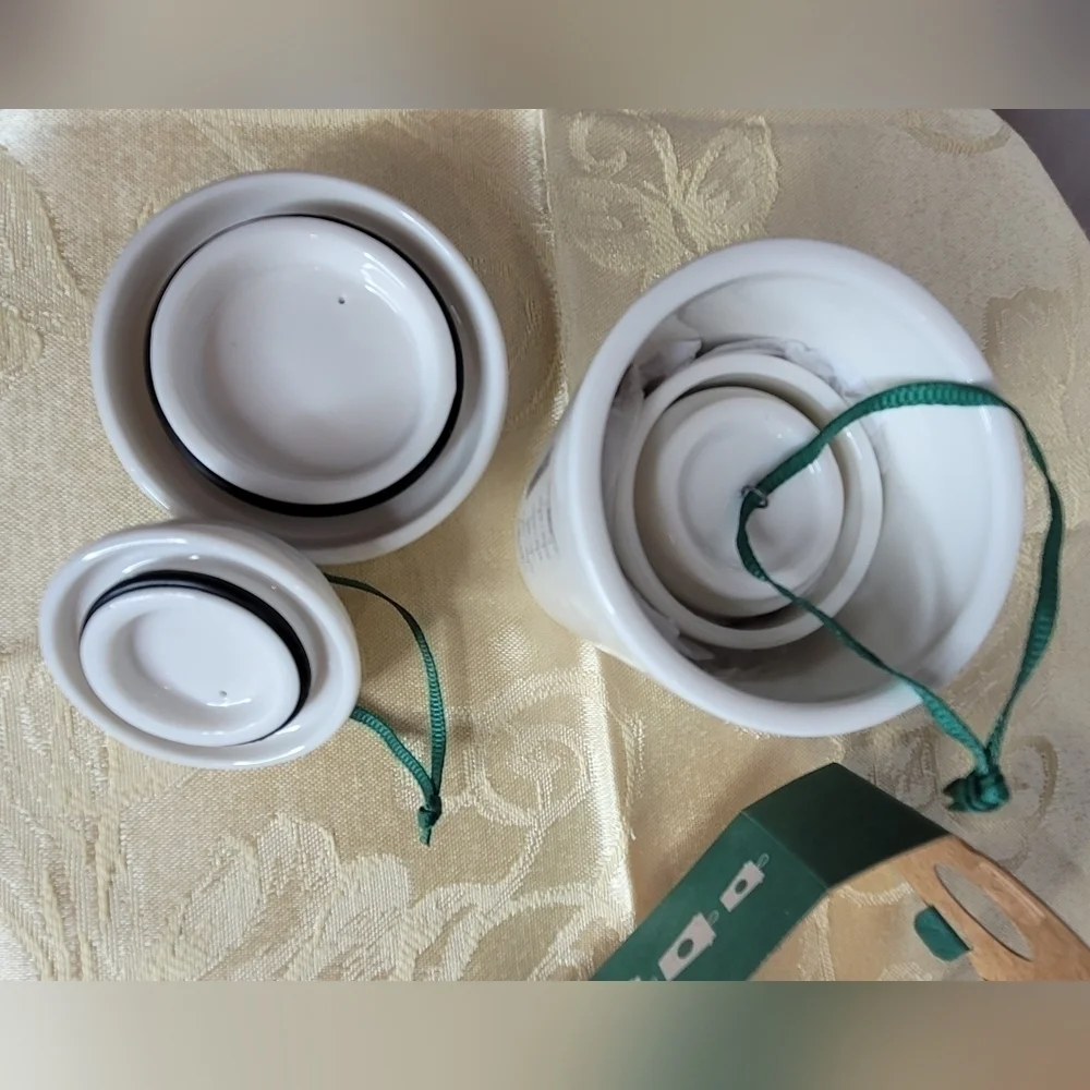Starbucks 2016 3-Piece Ceramic Nesting Coffee Cups Ornament Set